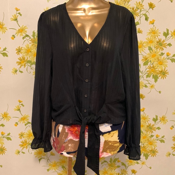 NWT Button up tie front blouse in black size L - Picture 3 of 8
